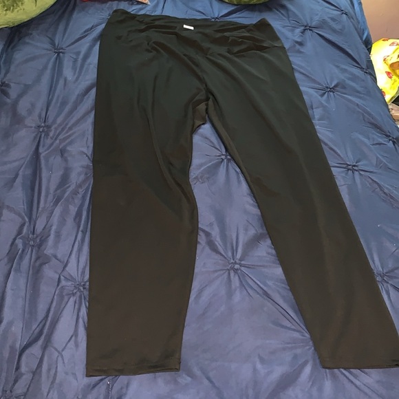 SHEIN Pants - 4X SHEIN Black Leggings Sleek cross cross Elastic Waist